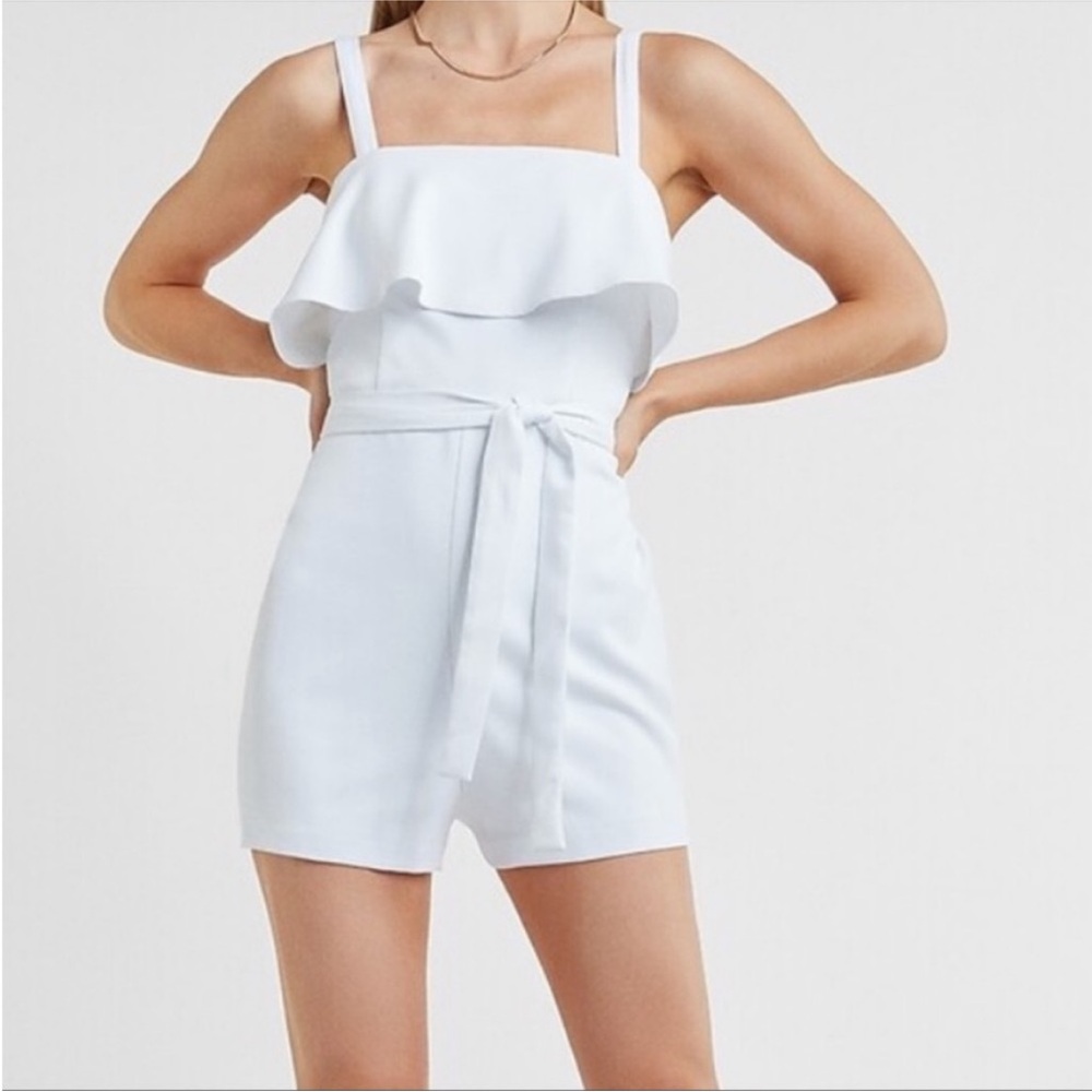 NWT White Express Short Romper 
Tie Waist , Zip up in back XL